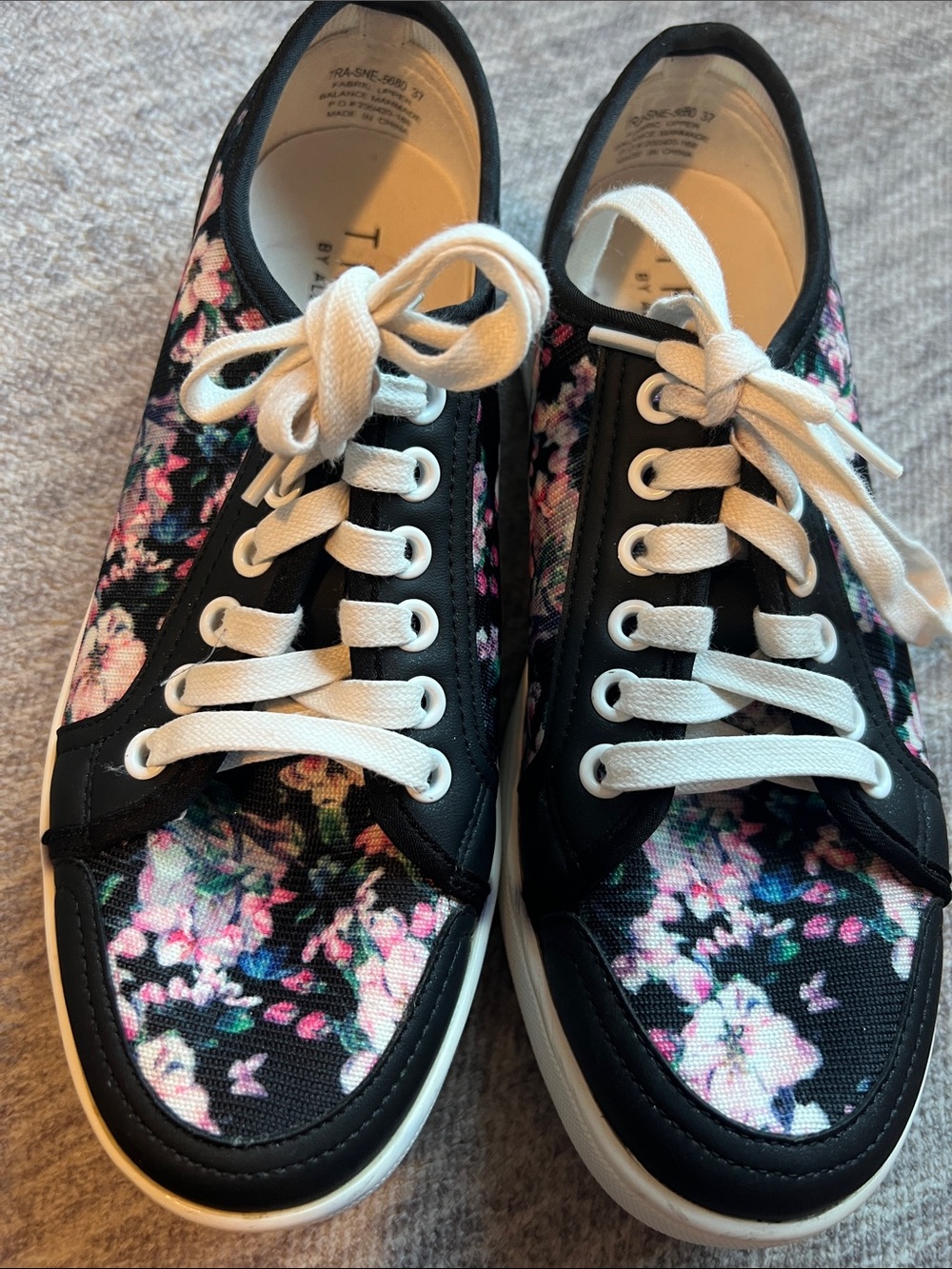 TRAQ by Alegria Size 37 women’s athleisure shoe